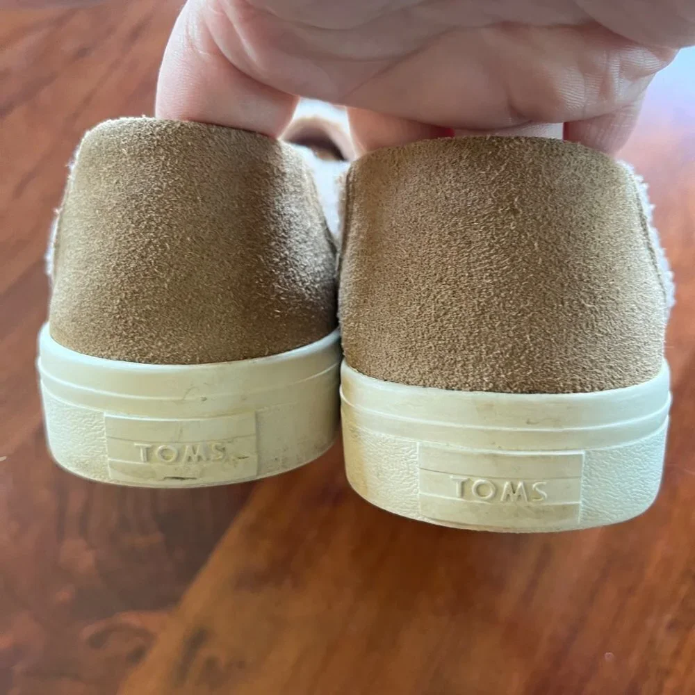 Toms Sunset Faux Shearling Slip On‎ Sneakers - Size 8.5